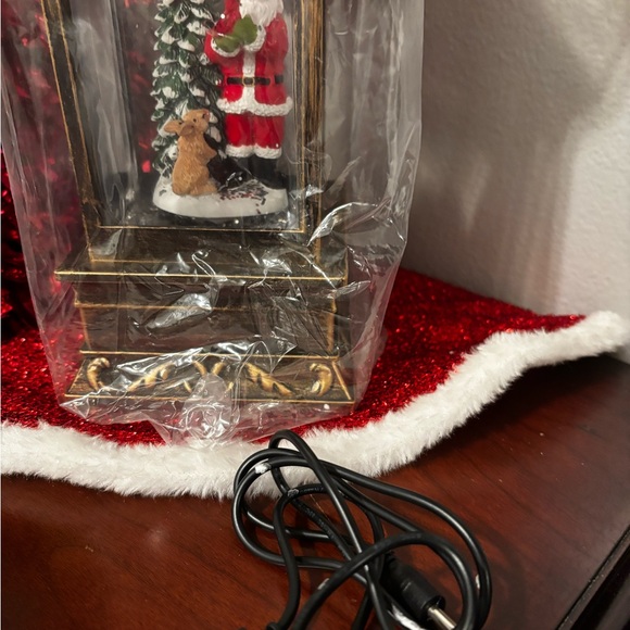 NWT in box Christmas Lantern with Santa and Snow Globe lights up - Picture 4 of 9